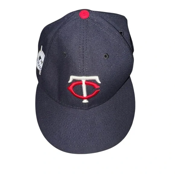 Minnesota Twins New Era 59FIFTY Fitted Hat 7 1/4 MLB Postseason 2017 - Picture 2 of 11